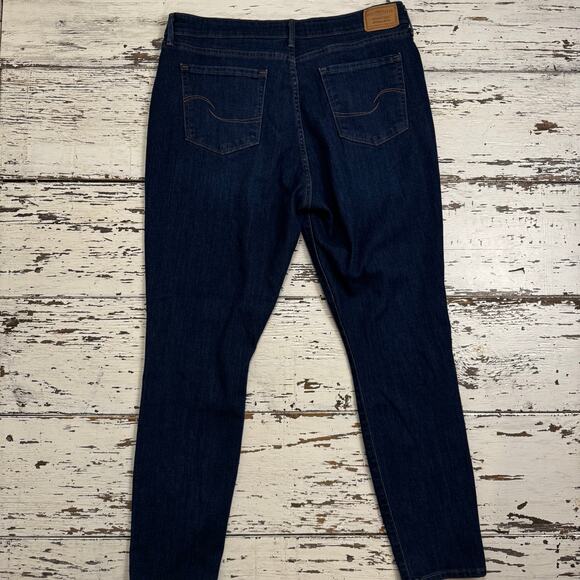 Levi Strauss Mid Rise Skinny Jeans Size 14 or 32x30 Medium Dark Wash Stretch - Picture 6 of 7